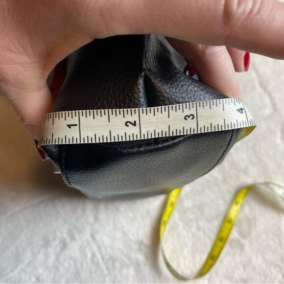 Tolblanc Black and Red Leather Convertible Shoulder Bag to Backpack Bag - Picture 13 of 14